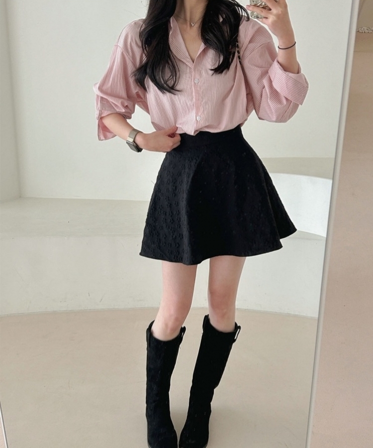 モブフラワーエンボAラインフレアミニスカートパンツ BLACK