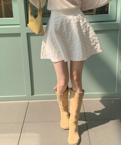 モブフラワーエンボAラインフレアミニスカートパンツ IVORY