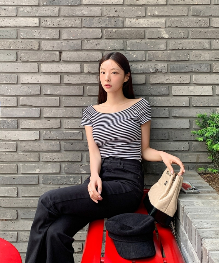 ボーダーオフショルダーTシャツ｜半袖Tシャツ｜韓国ファッション通販 SONA