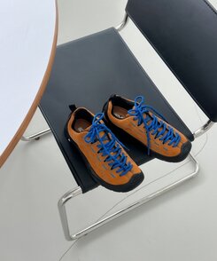 トラッキングスエードスニーカー