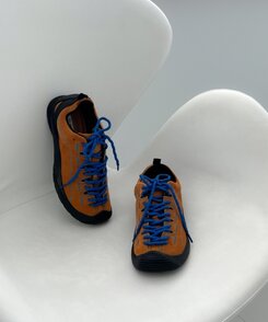 トラッキングスエードスニーカー