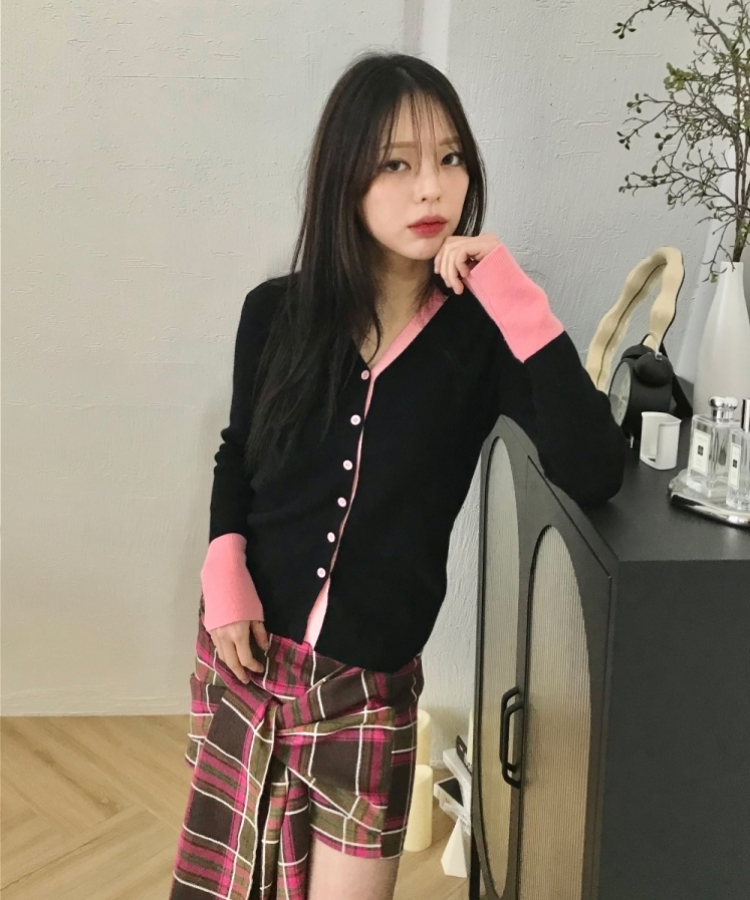 配色Vネックスリムフィットカーディガン PINK