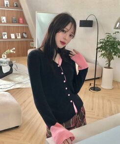 配色Vネックスリムフィットカーディガン PINK