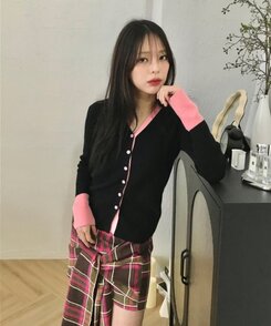 配色Vネックスリムフィットカーディガン PINK