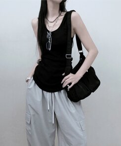 Uネックラウンドレイヤードロングタンクトップ BLACK