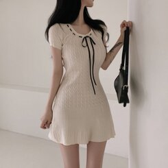 ミニワンピース リボンケーブルニット半袖ミニワンピース BEIGE