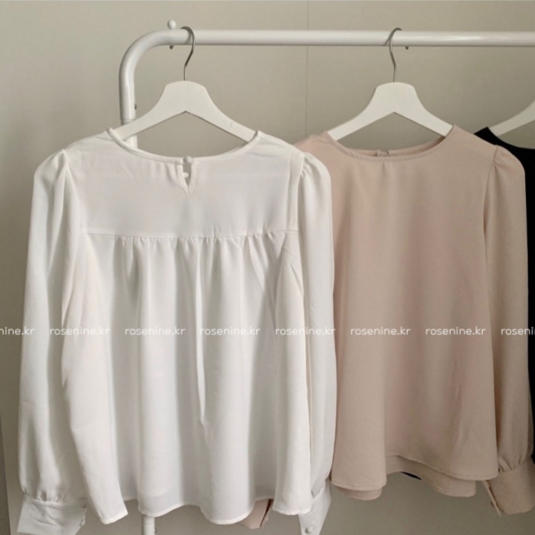 니드 셔링 블라우스