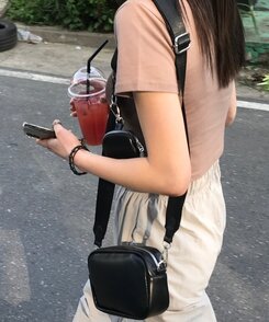 パブリックショルダーバッグ BLACK