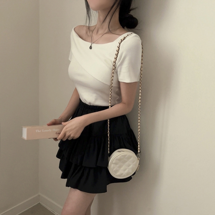 ワンオフショルダースリムフィット半袖Tシャツ IVORY