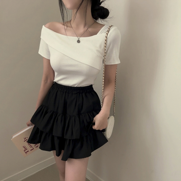 ワンオフショルダースリムフィット半袖Tシャツ IVORY