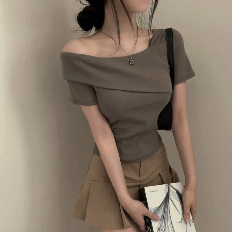 ワンオフショルダースリムフィット半袖Tシャツ BROWN