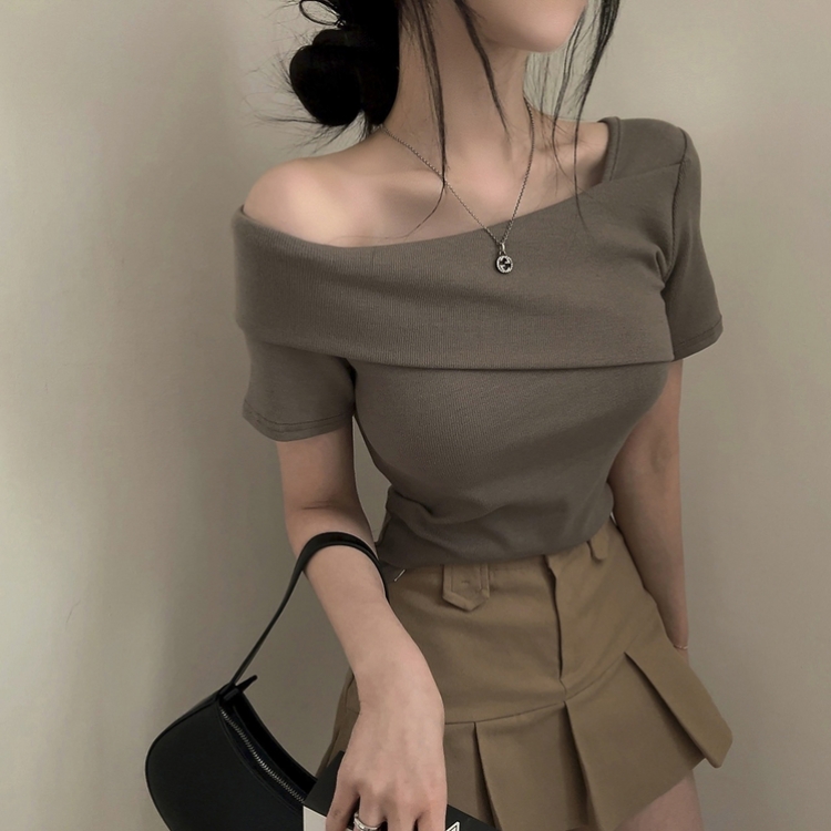 ワンオフショルダースリムフィット半袖Tシャツ BROWN