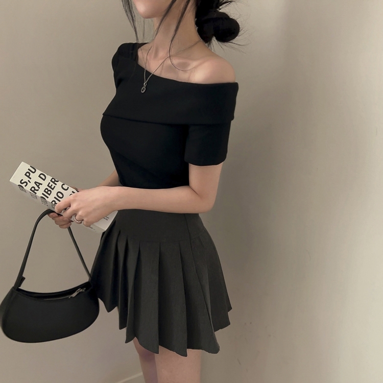 ワンオフショルダースリムフィット半袖Tシャツ BLACK