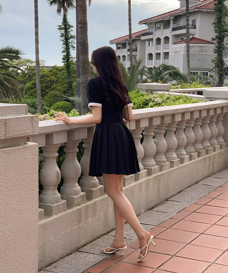 スクエアトゥストラップミュールサンダル Ivory