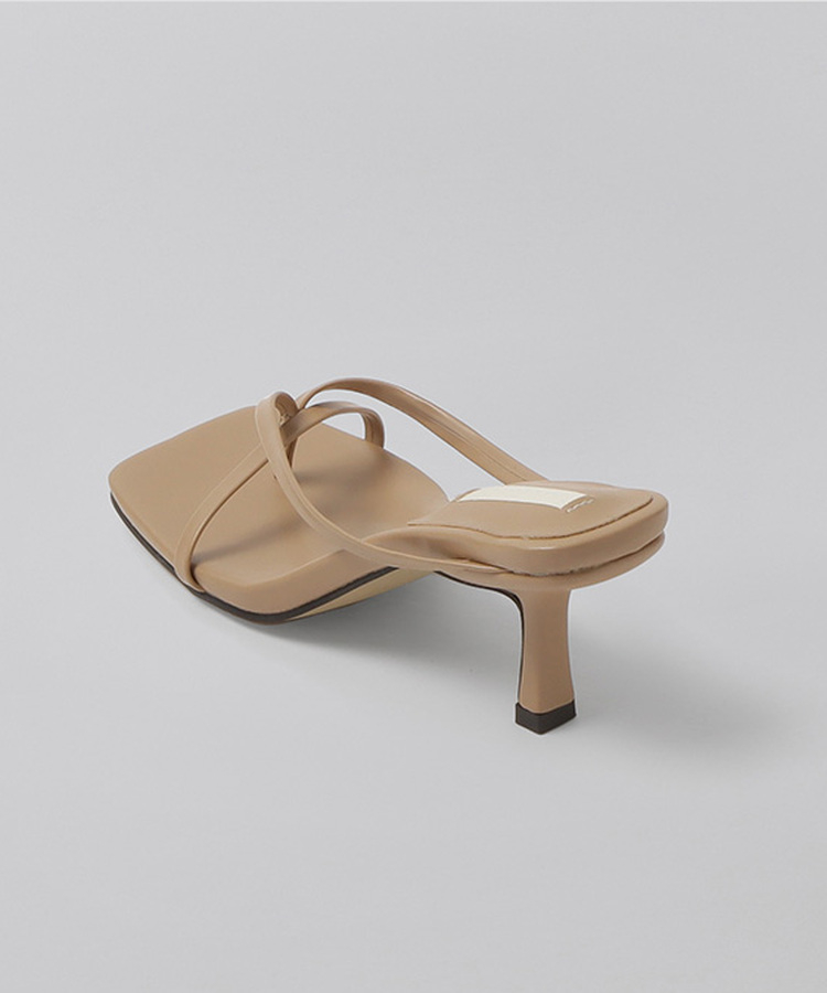 スクエアトゥストラップミュールサンダル