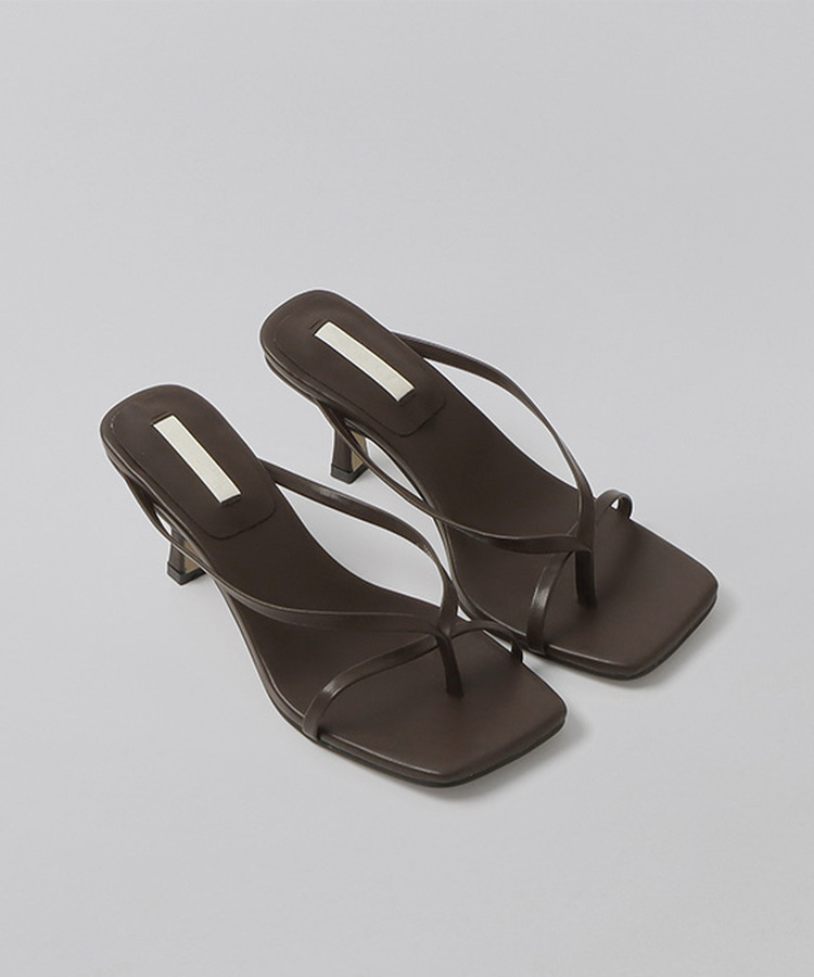 スクエアトゥストラップミュールサンダル