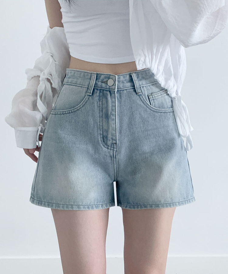 キャットウォッシングハイウエストデニムショートパンツ LIGHT BLUE