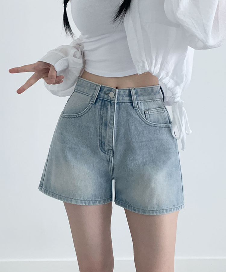 キャットウォッシングハイウエストデニムショートパンツ LIGHT BLUE