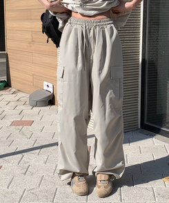 コットンパンツ 【ジョガー調節可】ナイロンカーゴピンタックパンツ8色 LIGHT BEIGE