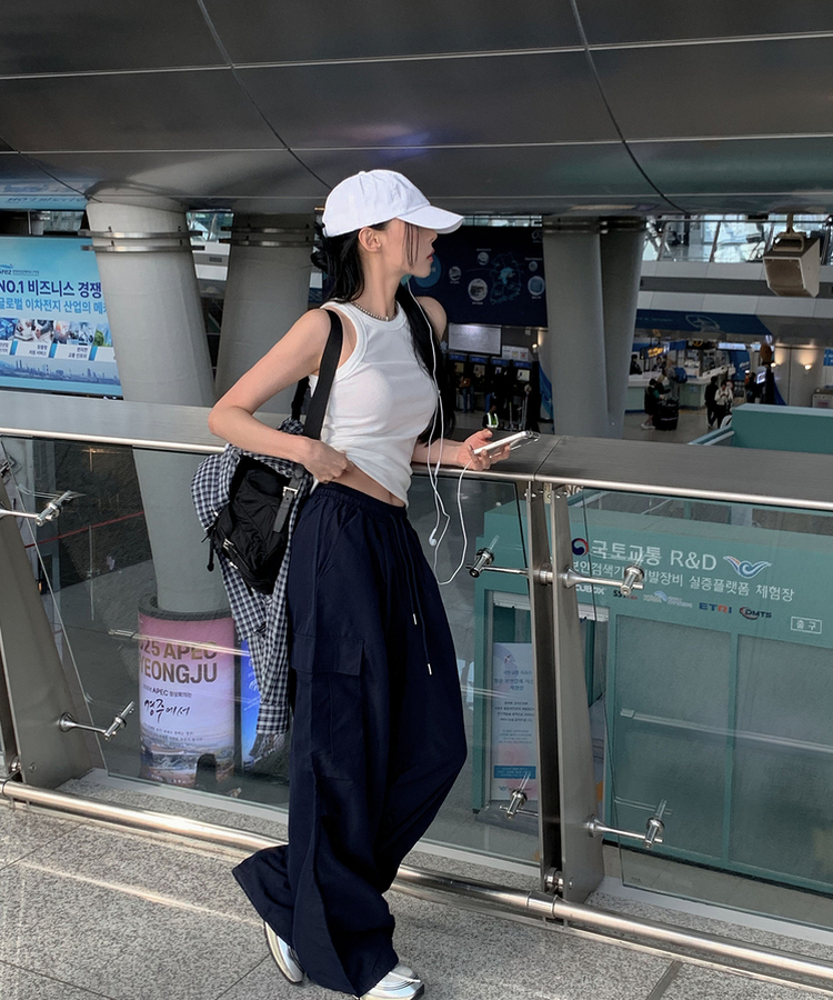 【ジョガー調節可】ナイロンカーゴピンタックパンツ8色 NAVY