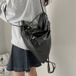 バックバッグ・スクールバッグ ストリングシャーリングバックパック BLACK