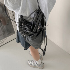バックバッグ・スクールバッグ ストリングシャーリングバックパック BLACK