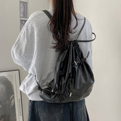 バックバッグ・スクールバッグ ストリングシャーリングバックパック BLACK