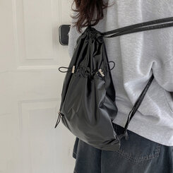 バックバッグ・スクールバッグ ストリングシャーリングバックパック BLACK