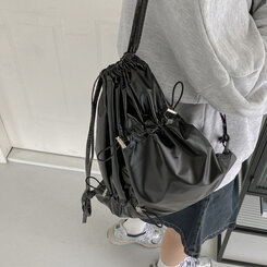 バックバッグ・スクールバッグ ストリングシャーリングバックパック BLACK