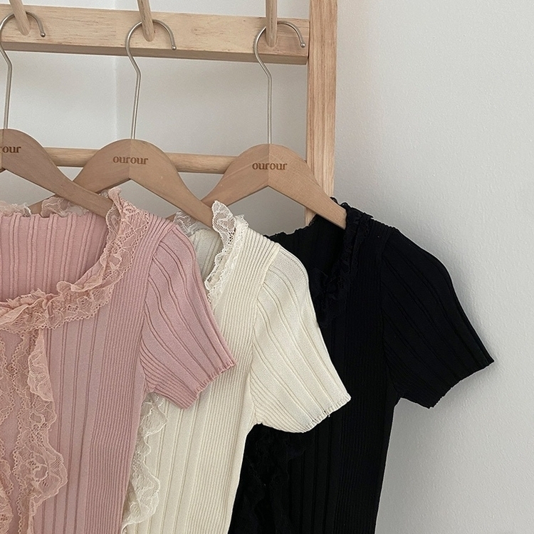 フェミニンフリルレースUネック半袖ニット