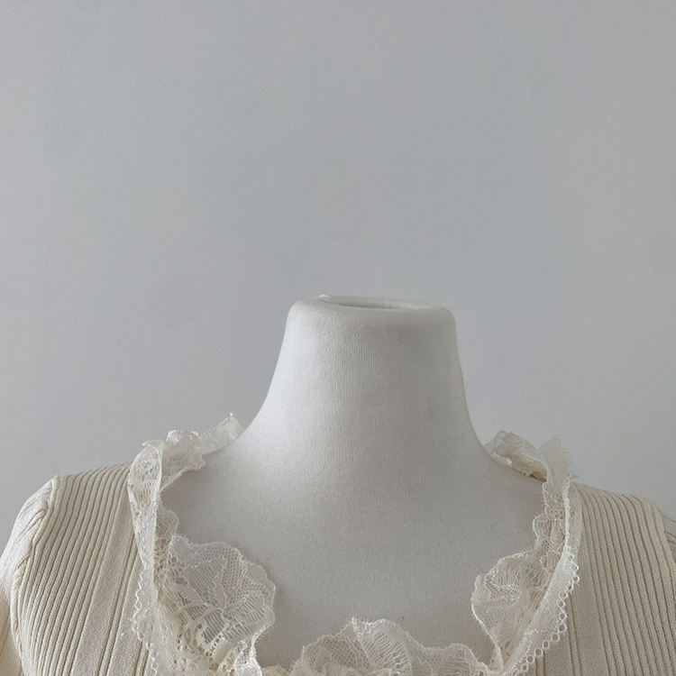 フェミニンフリルレースUネック半袖ニット