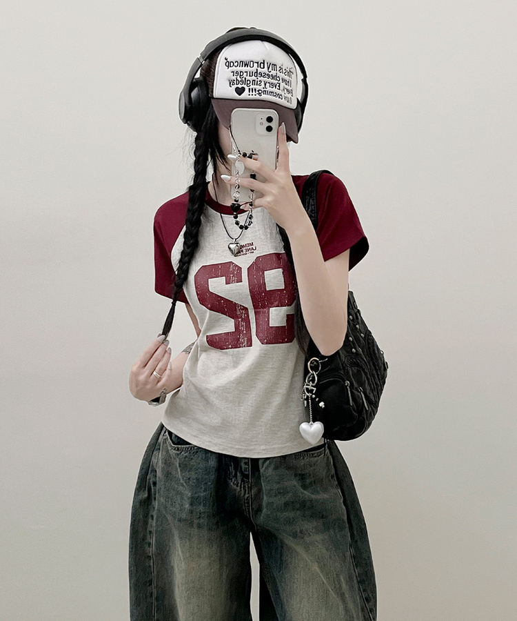 92나그랑배색레터링세미크롭반팔티 오트밀