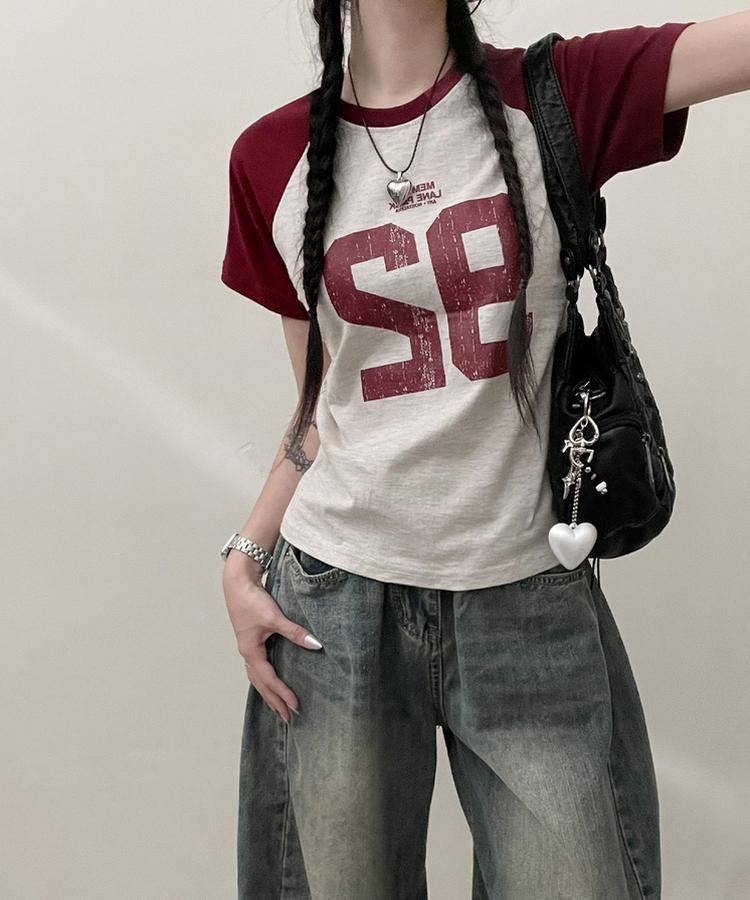 92나그랑배색레터링세미크롭반팔티 오트밀