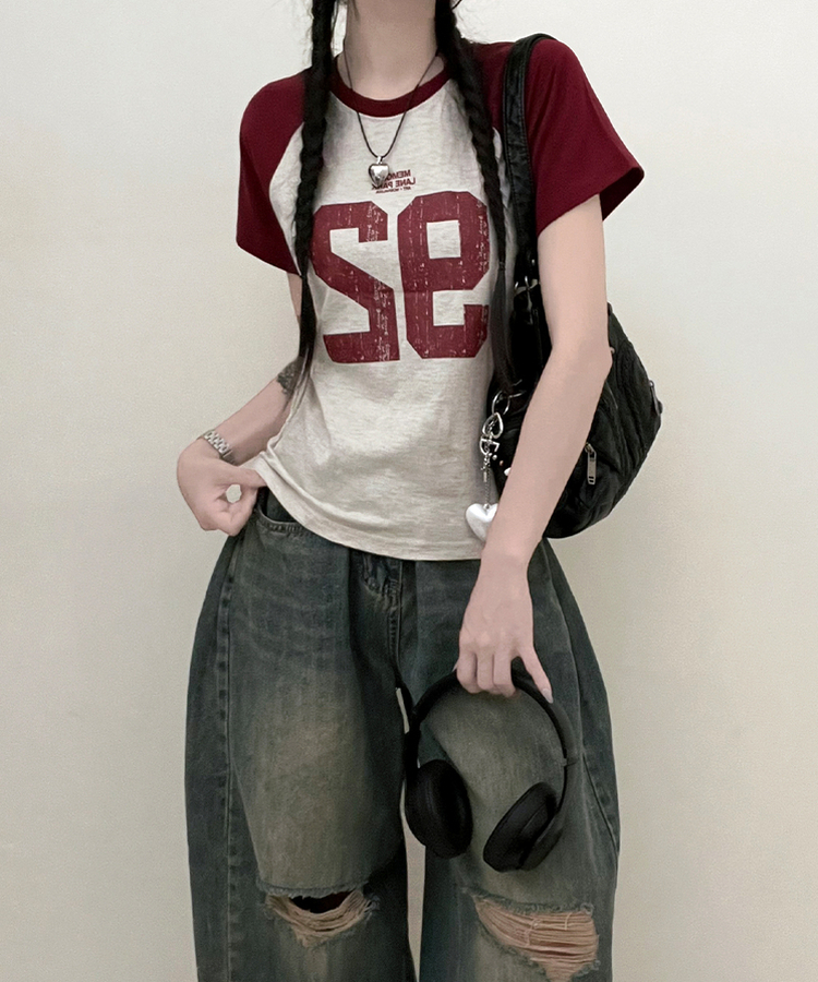 92나그랑배색레터링세미크롭반팔티 오트밀