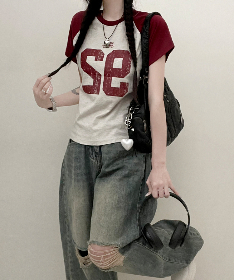 92나그랑배색레터링세미크롭반팔티 오트밀