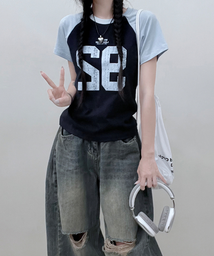 92나그랑배색레터링세미크롭반팔티 네이비