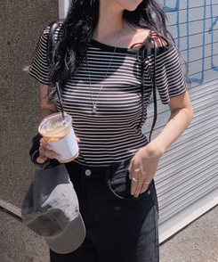 半袖Tシャツ ナチュラルストライプオフショルダー半袖Tシャツ IVORY