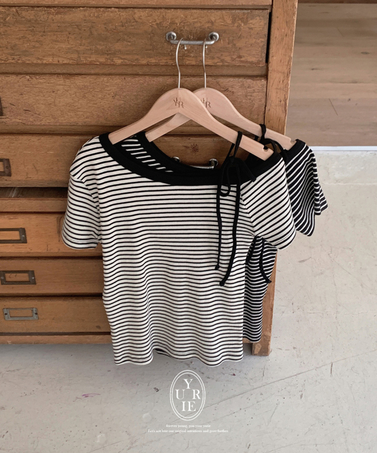ナチュラルストライプオフショルダー半袖Tシャツ
