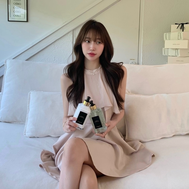 新品　Sincethen ホルターネック　ノースリーブ　フリル　ミニワンピース ホルターネックフリルミニワンピース｜ミニワンピース｜韓国