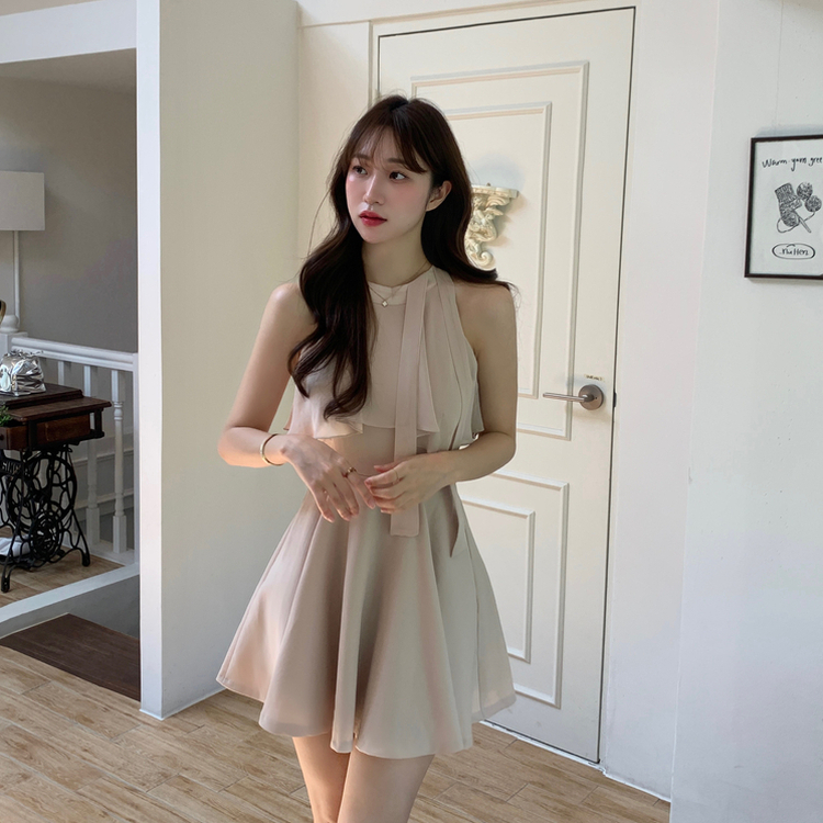 新品　Sincethen ホルターネック　ノースリーブ　フリル　ミニワンピース 新品 Sincethen ホルターネック ノースリーブ フリル ミニ