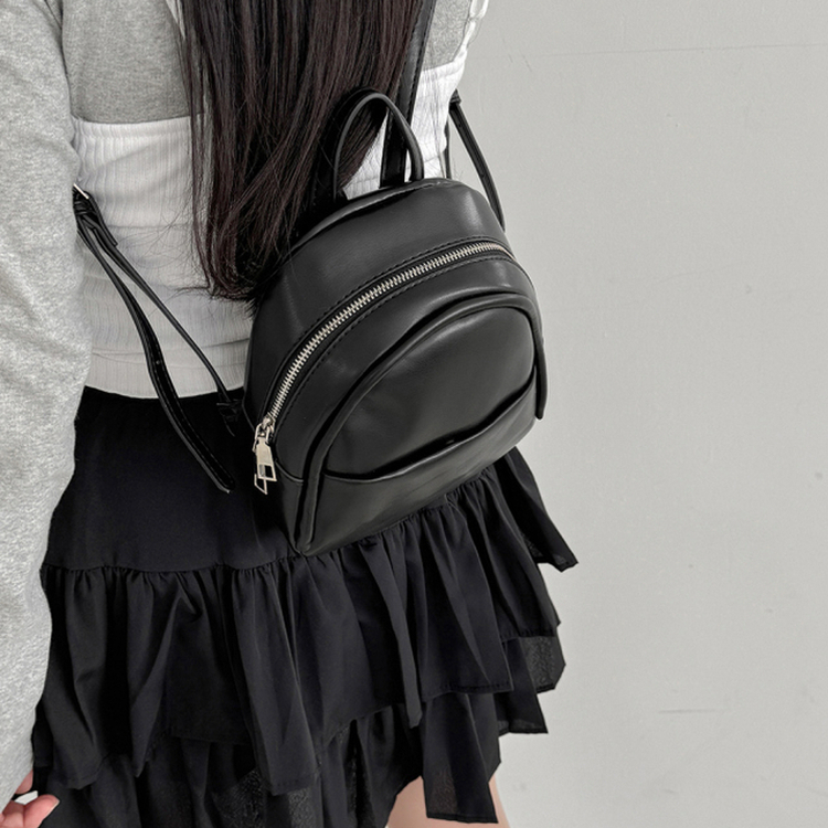 ブラックハーフレザーミニバック BLACK