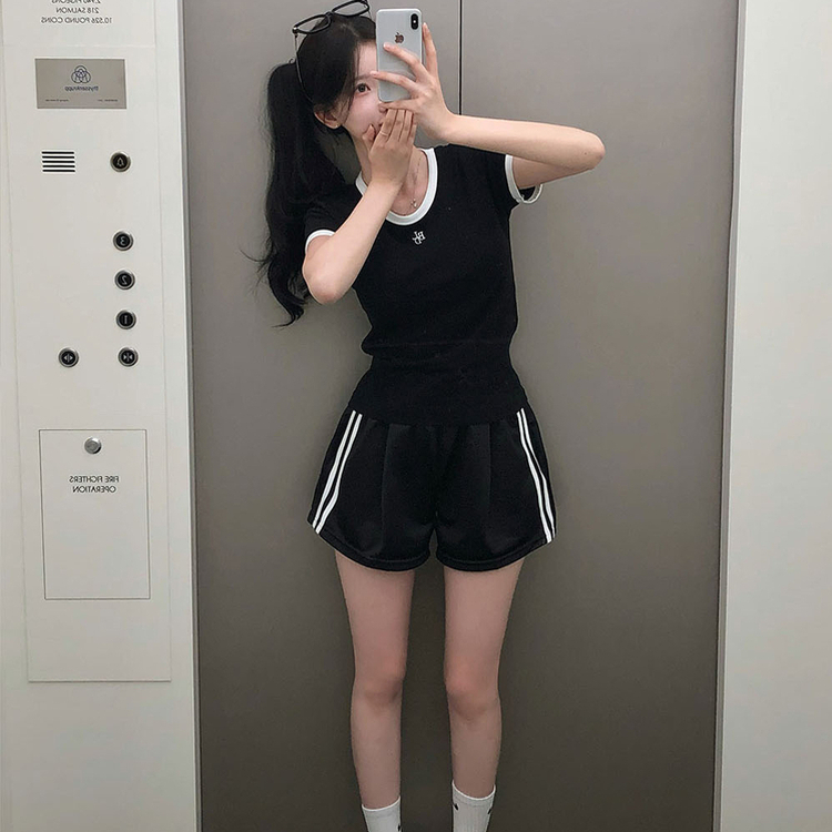 ポイントロゴ半袖Tシャツ BLACK