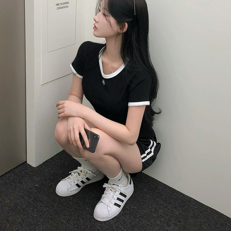 ポイントロゴ半袖Tシャツ BLACK