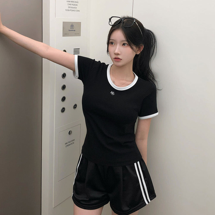 ポイントロゴ半袖Tシャツ BLACK