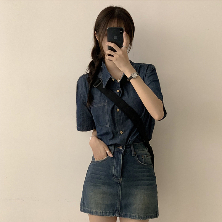 꾸안꾸 무드의 아방핏 빈티지 여름 데님 반팔 셔츠 오버핏 청남방 진청