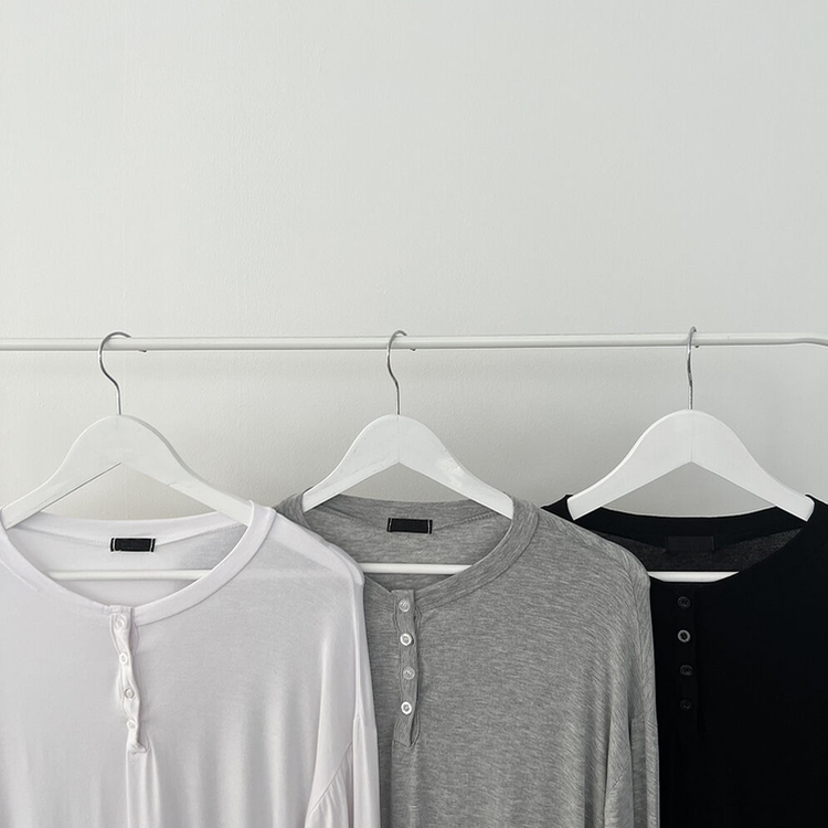 흐르는핏 여리여리 단추 찰랑 긴팔티셔츠