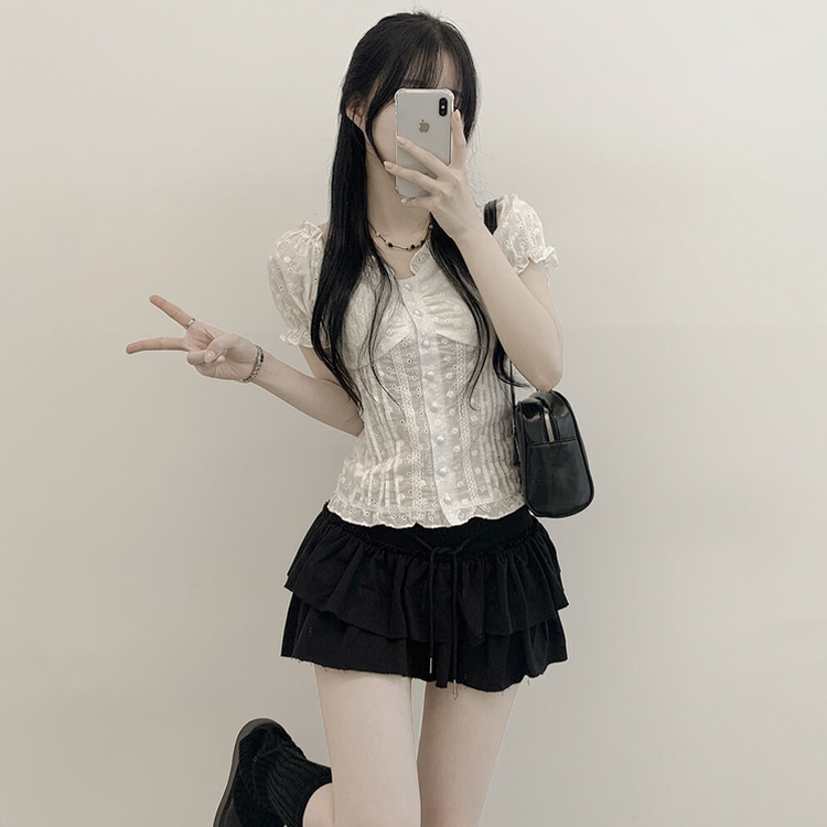 [러블리빈티지힙] 펀칭 레이스 오프숄더 반팔 셔링 퍼프소매 크롭 블라우스 화이트 블랙 화이트