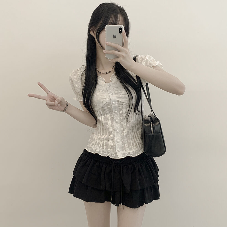 [러블리빈티지힙] 펀칭 레이스 오프숄더 반팔 셔링 퍼프소매 크롭 블라우스 화이트 블랙 화이트