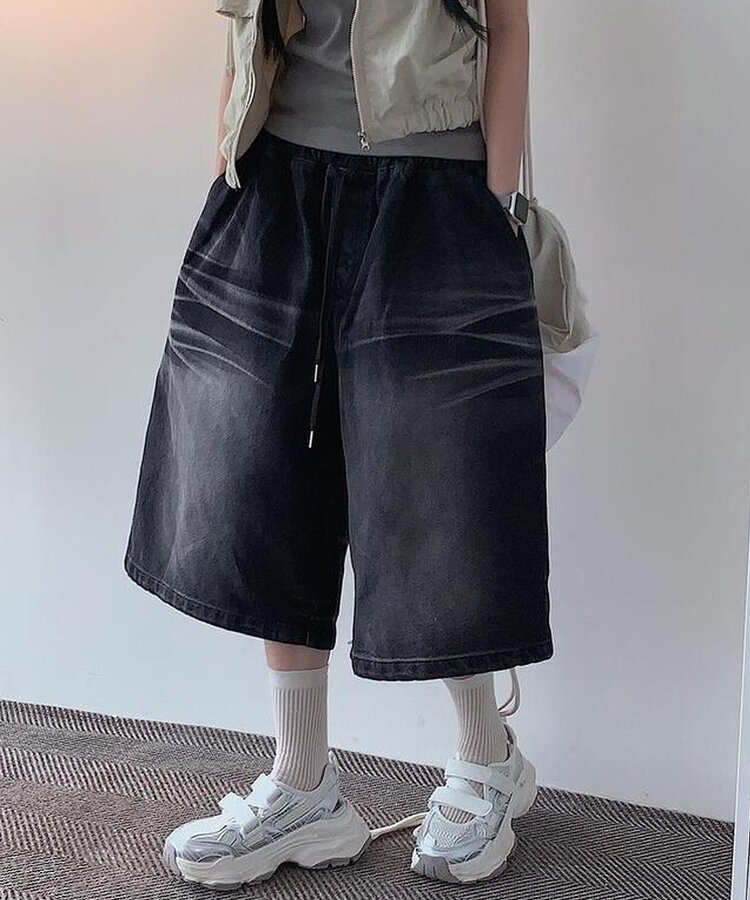ウォッシングデニムワイドバミューダパンツ BLACK