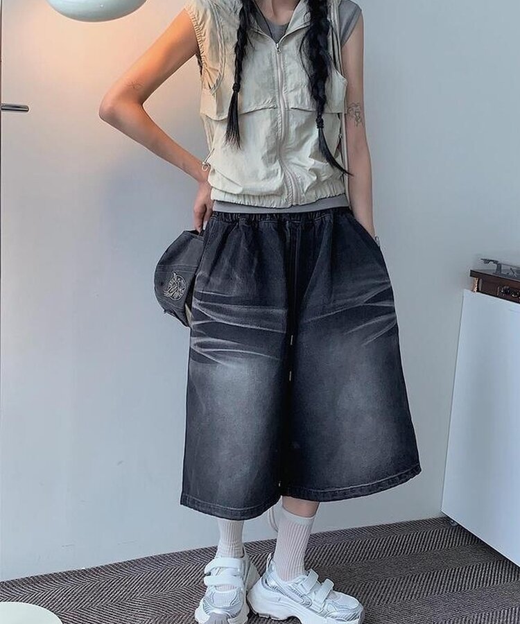ウォッシングデニムワイドバミューダパンツ BLACK